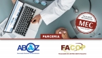 Estudo em grupo capacita profissionais de saúde para a prática da ozonioterapia